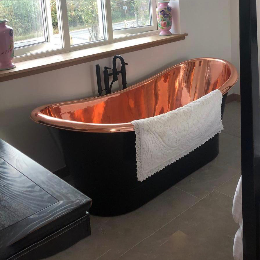 Roll Top Copper Bathtub Copper & Black Coppersmith® Creations